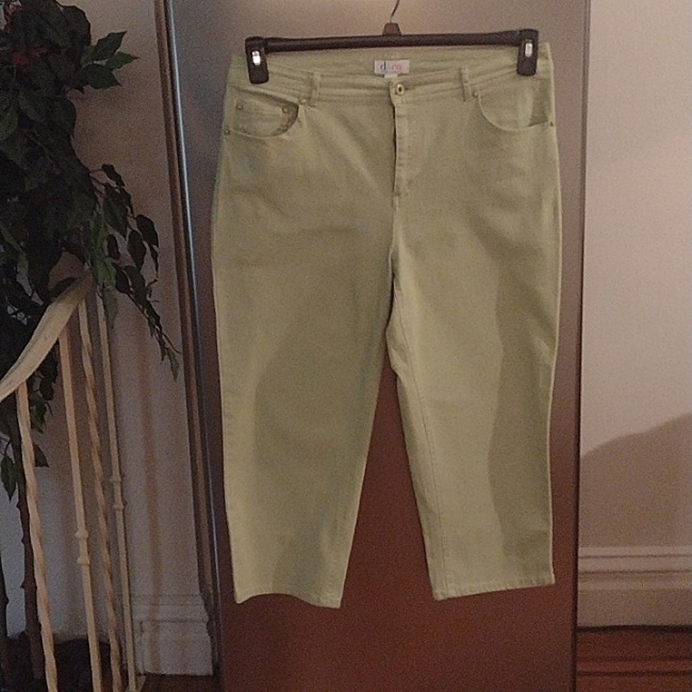 Denim & Co. mint green cropped pants!!!❤️❤️❤️